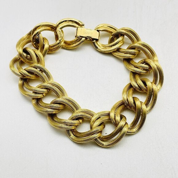 Avon Signed Double Link Chain Bracelet Gold Tone Classic Career Cosplay LARP - Picture 2 of 8